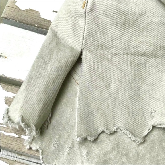 NWOT - FREE PEOPLE / WE THE FREE Borderline Cut-Off Denim Shorts - Picture 7 of 9